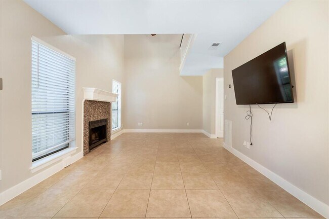 Building Photo - 30 Willowwood Cir