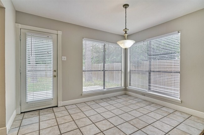 Building Photo - 3 Field Flower Ct