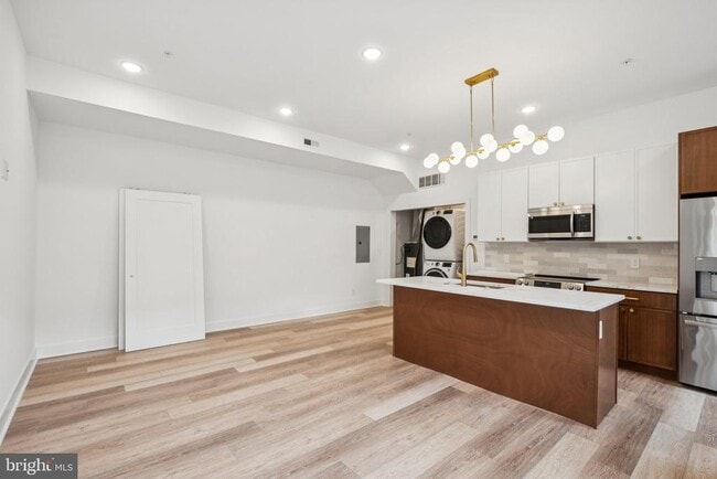 Building Photo - 5034 Florence Ave