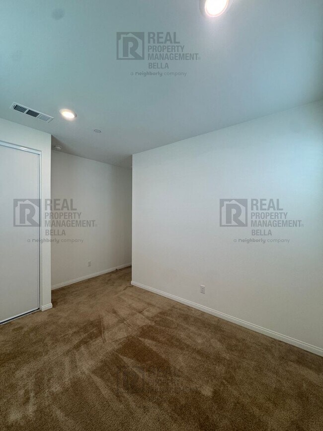 Building Photo - A Home Designed for the Way You Live – Minutes from Talavera Park