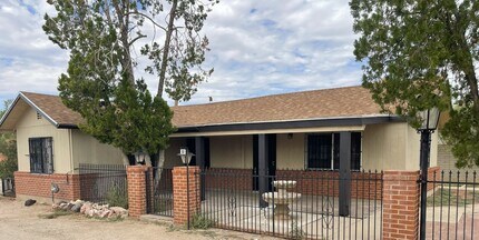 Building Photo - Geronimo