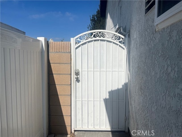 Building Photo - 10485 La Sombra Ave