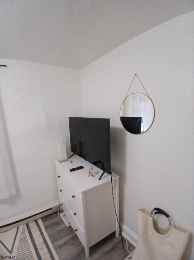 Building Photo - 17 Thomas St