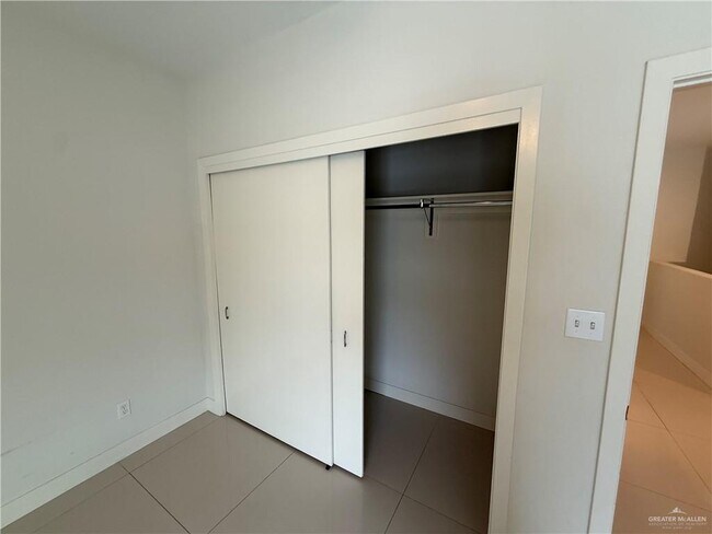 Building Photo - 26 S 6th St