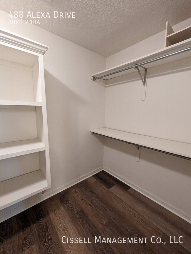 Building Photo - 488 Alexa Dr