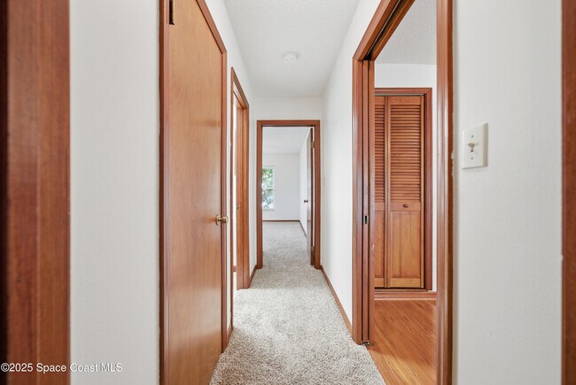 Building Photo - 2108 Rosewood Dr