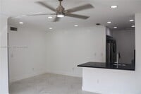 Building Photo - 2550 W 67th Pl