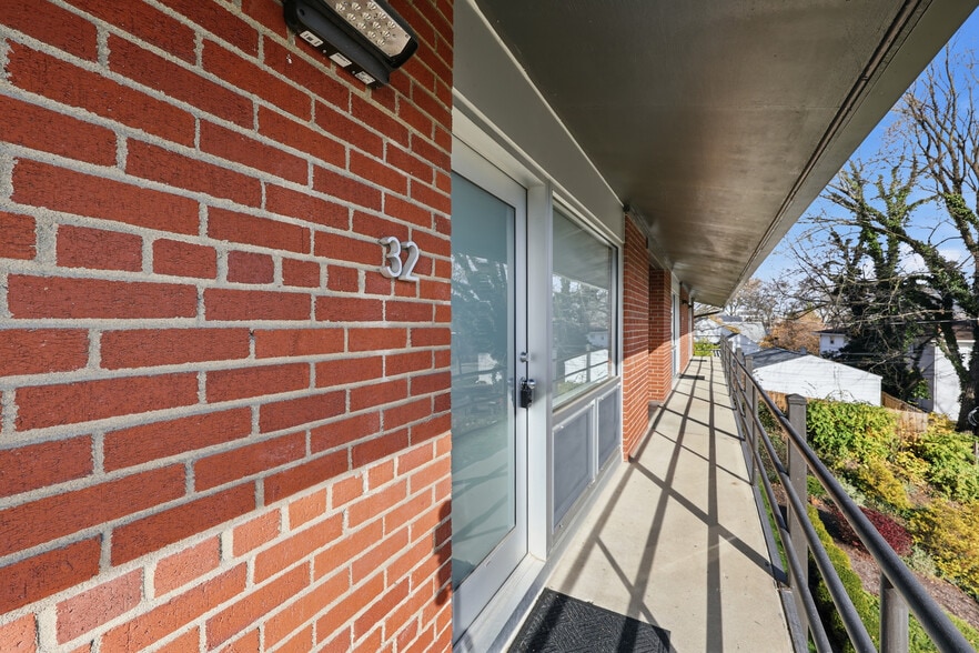 Building Photo - Grandview Heights