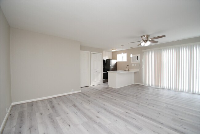 Building Photo - 2515 Yoakum Blvd