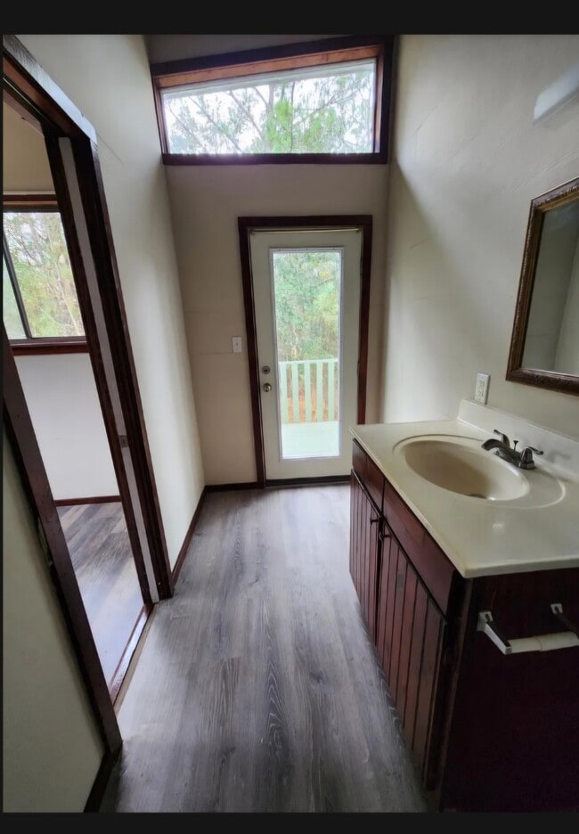 Building Photo - 57409 Brenchley Dr
