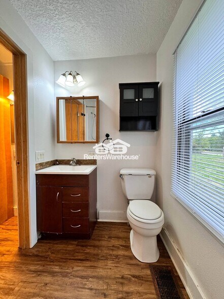 Building Photo - 23568 Maple Ridge