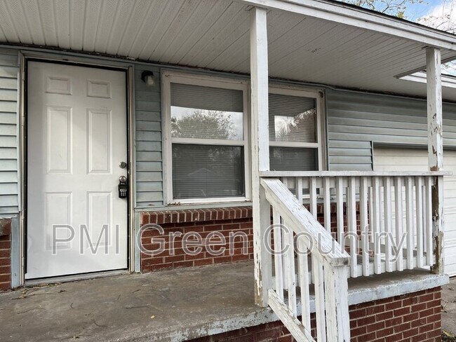 Building Photo - 4416 N Detroit Pl