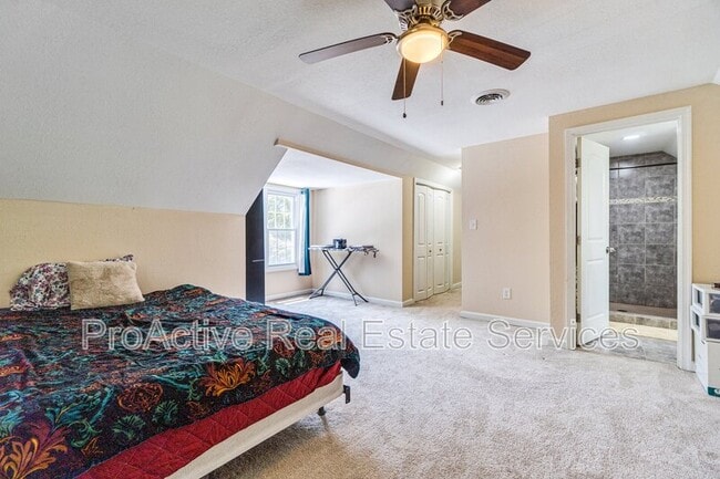 Building Photo - 6040 Airway Ln