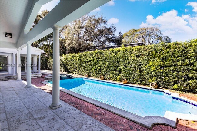 Building Photo - 4404 Alhambra Cir