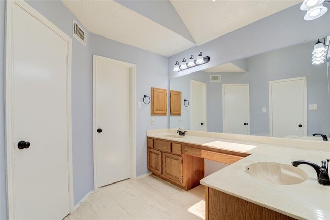 Building Photo - 3706 Echo Grove Ln