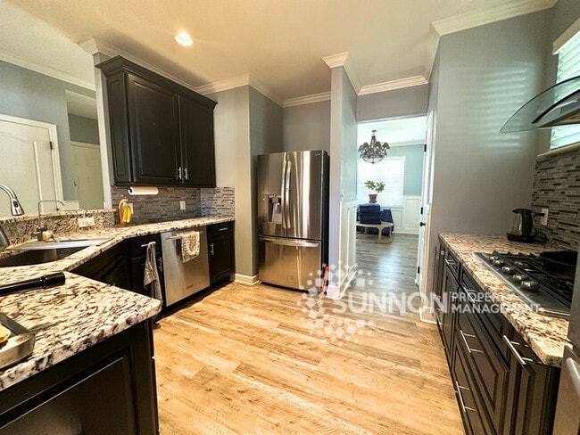 Building Photo - Live your best Lake Life 4 BR 2.5 BA