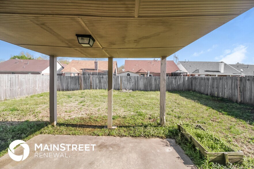 Building Photo - 2976 Churchwell Dr
