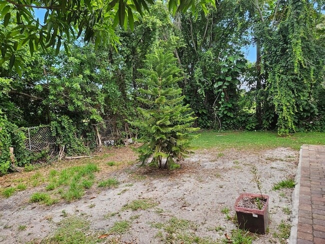 Building Photo - 747 S Swinton Ave