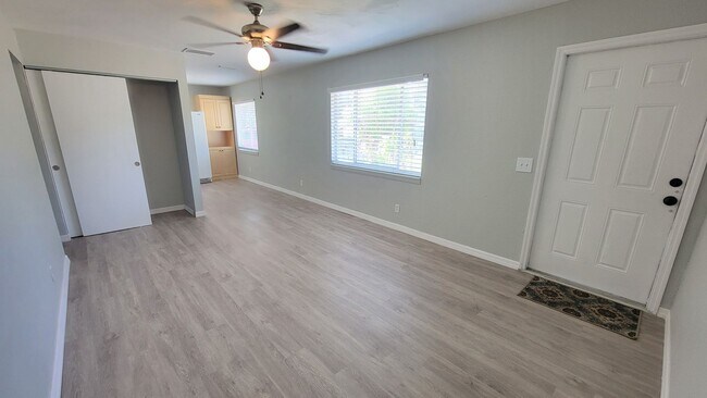 Building Photo - 617 59th Ave Dr W