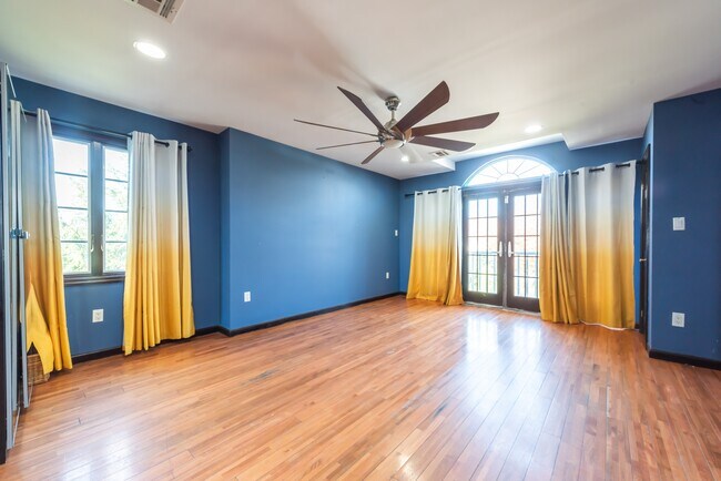 Building Photo - 53 Edward Ave