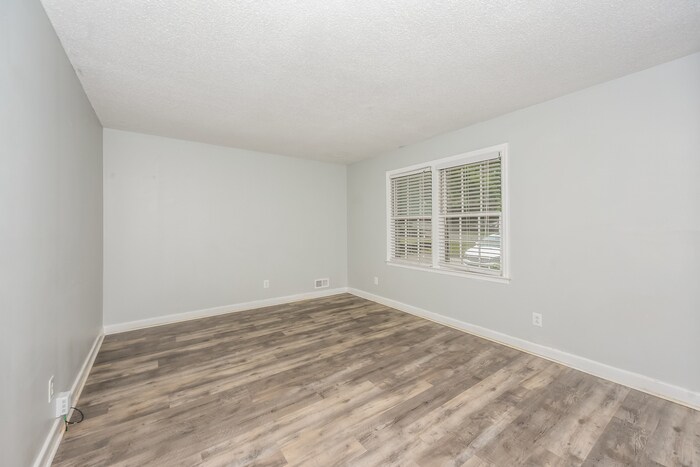 Building Photo - 7307 Patricia Dr