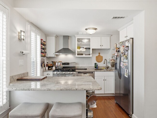 Building Photo - 25 Stock St