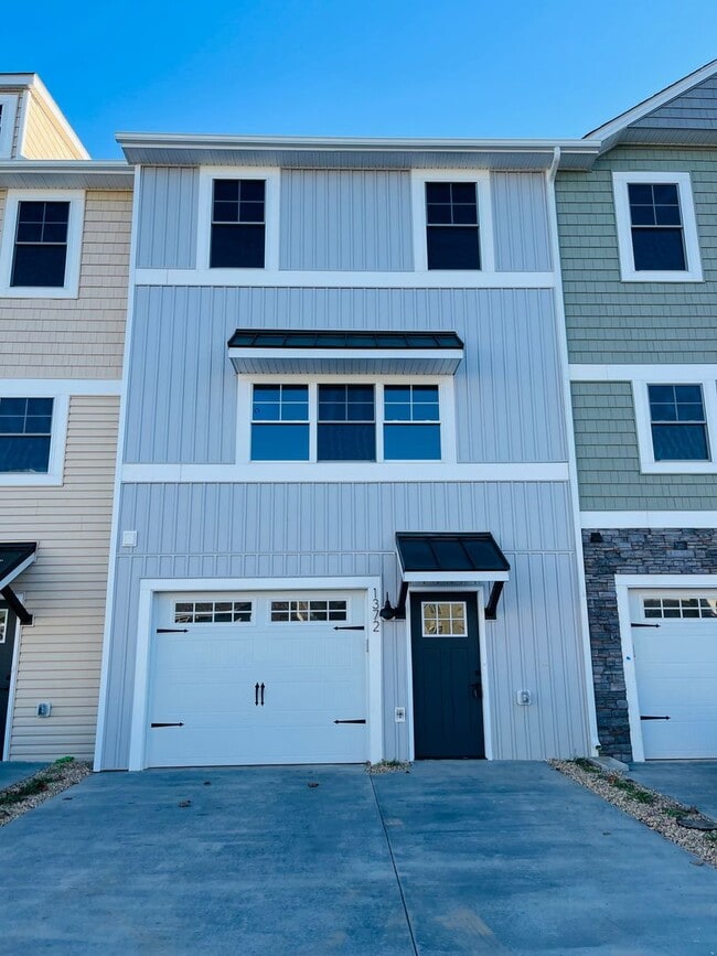 Primary Photo - Brand New END UNIT Townhouse in Congers Creek