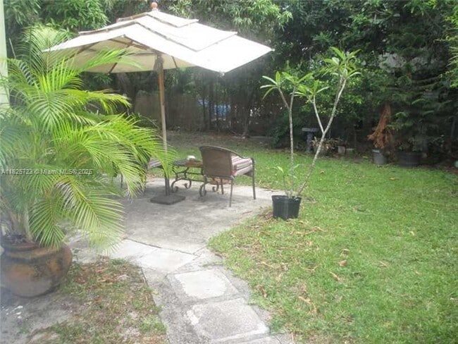 Building Photo - 2 bedroom in Miami FL 33138