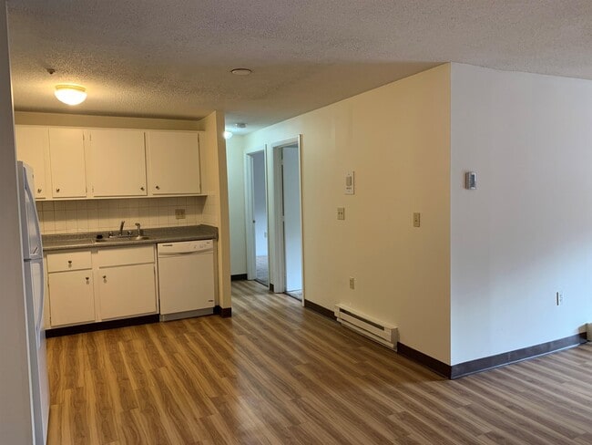 Building Photo - 95 Powers St