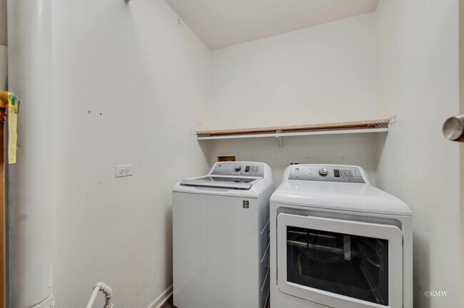 Building Photo - 1232 Knottingham Ct