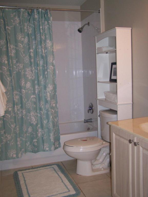 Building Photo - 2100 Greenview Shores Blvd