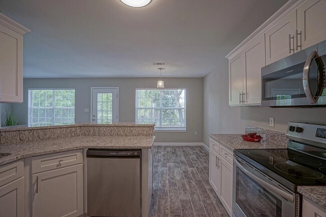 Building Photo - 224 Twin Lakes Ln