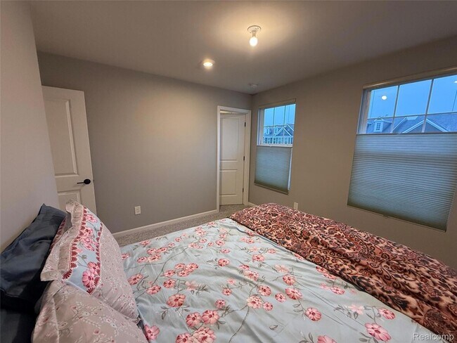 Building Photo - 4811 Broomfield Way