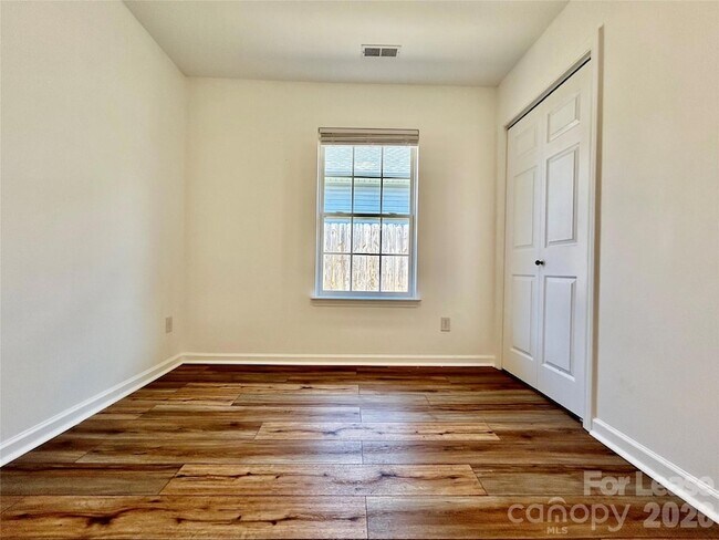 Building Photo - 332 Cassidy Ln
