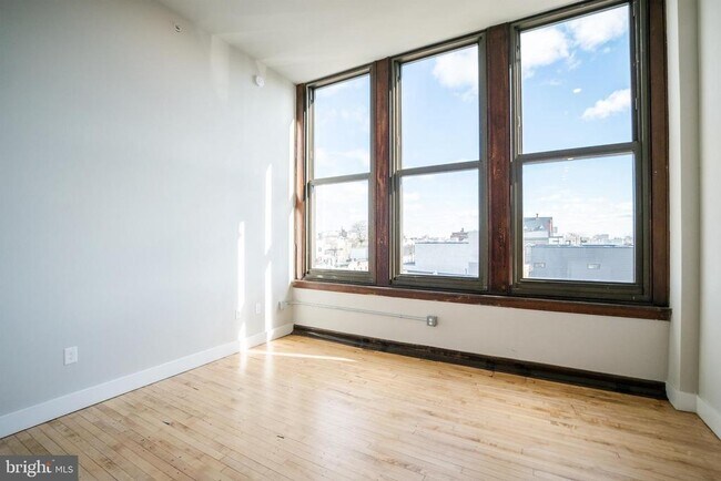 Primary Photo - 1300 S 19th St