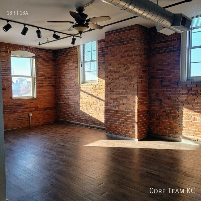Building Photo - 204 Walnut St