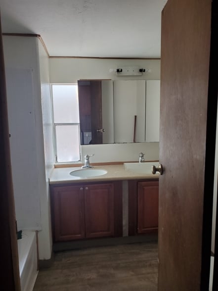 Building Photo - 10 9th Ave