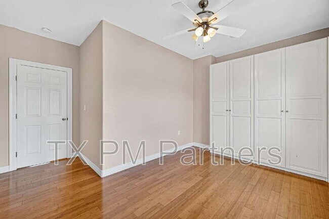 Building Photo - 13819 Lakeview Meadow Dr