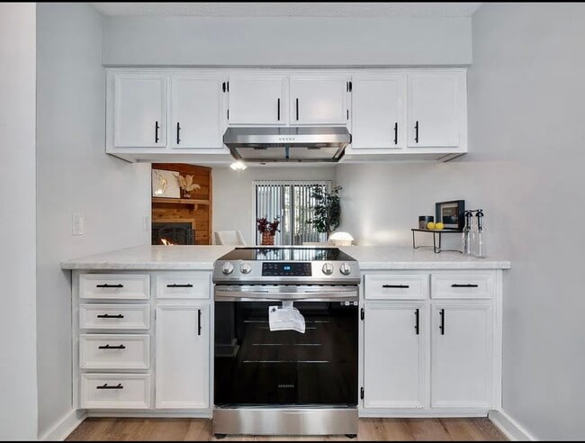 Building Photo - 3296 Nekoma Ln