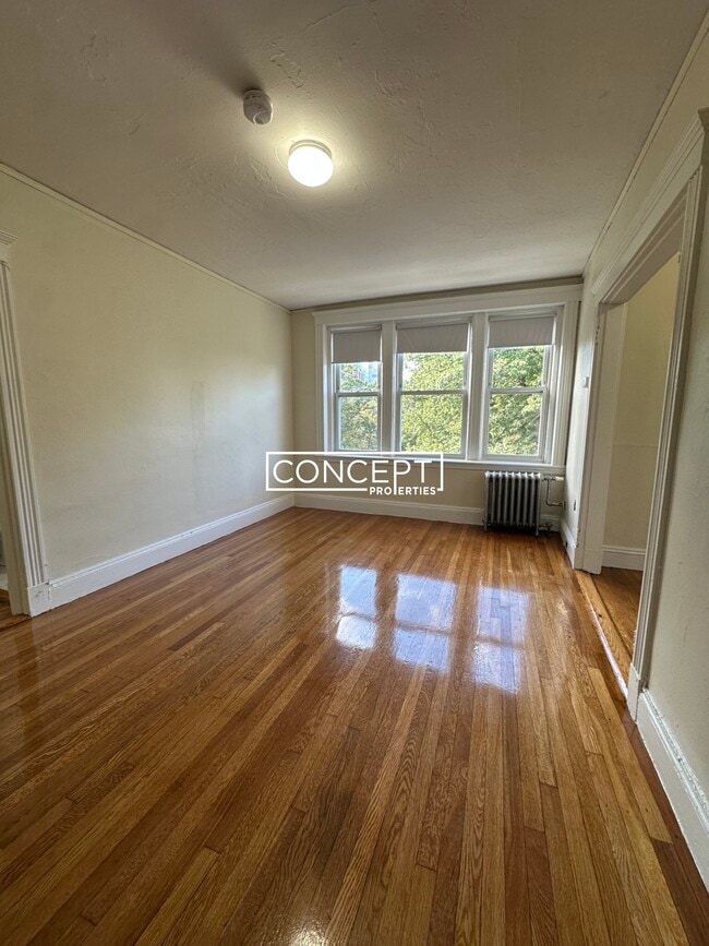 Building Photo - 231 Park Dr