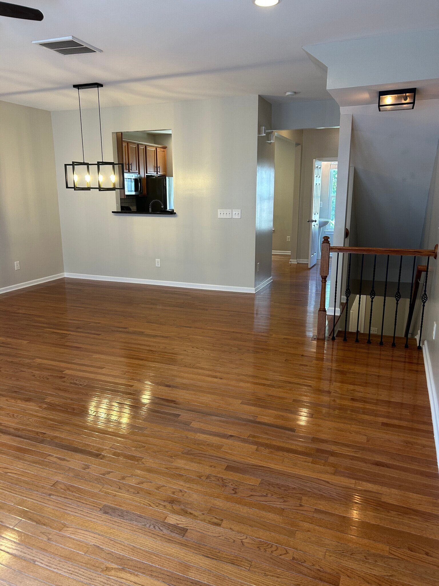 Space for kitchen table under chandelier - 237 N Irwin Ave