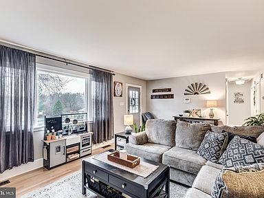 Building Photo - Meticulously maintained 2 bed 2 bath home