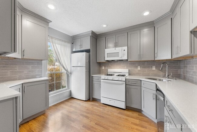 Building Photo - 39 Goodwin Dr