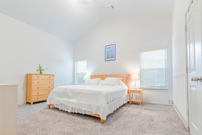 Building Photo - 9857 Gln Brk Ln