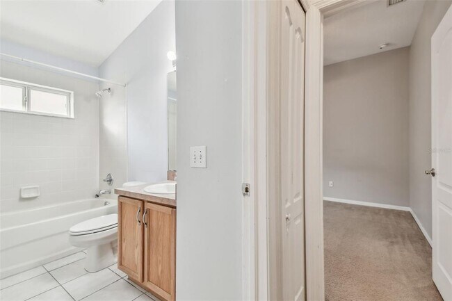 Building Photo - 15807 Leatherleaf Ln