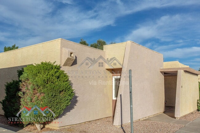 Building Photo - 712 W 14th St