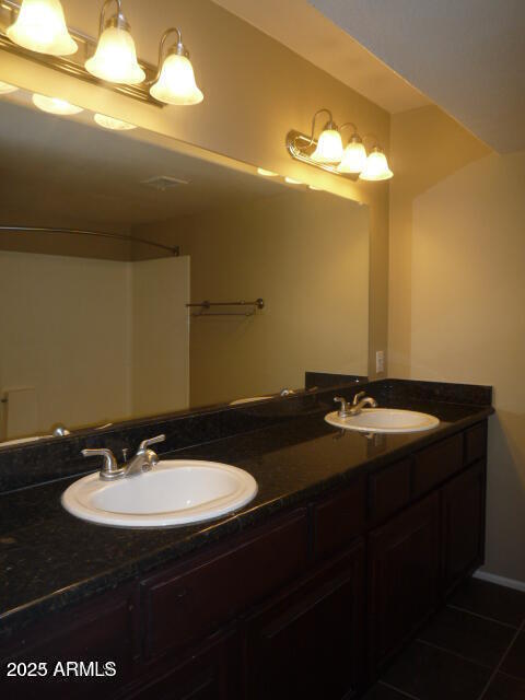 Building Photo - 935 N Granite Reef Rd