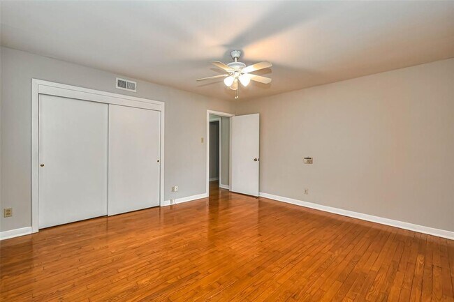 Building Photo - 1831 De Milo Dr
