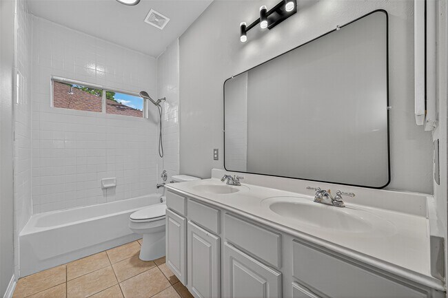 Building Photo - 18407 Maple Mill Dr