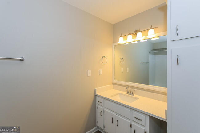 Building Photo - 3230 Revere Cir